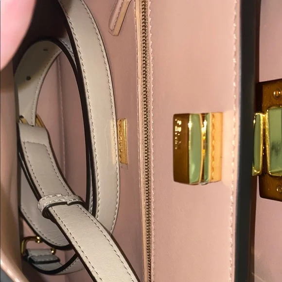 Fendi Cream Peekaboo Camellia Leather Bag - Picture 5 of 6